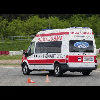 Спасательная машина скорой помощи Ford Transit